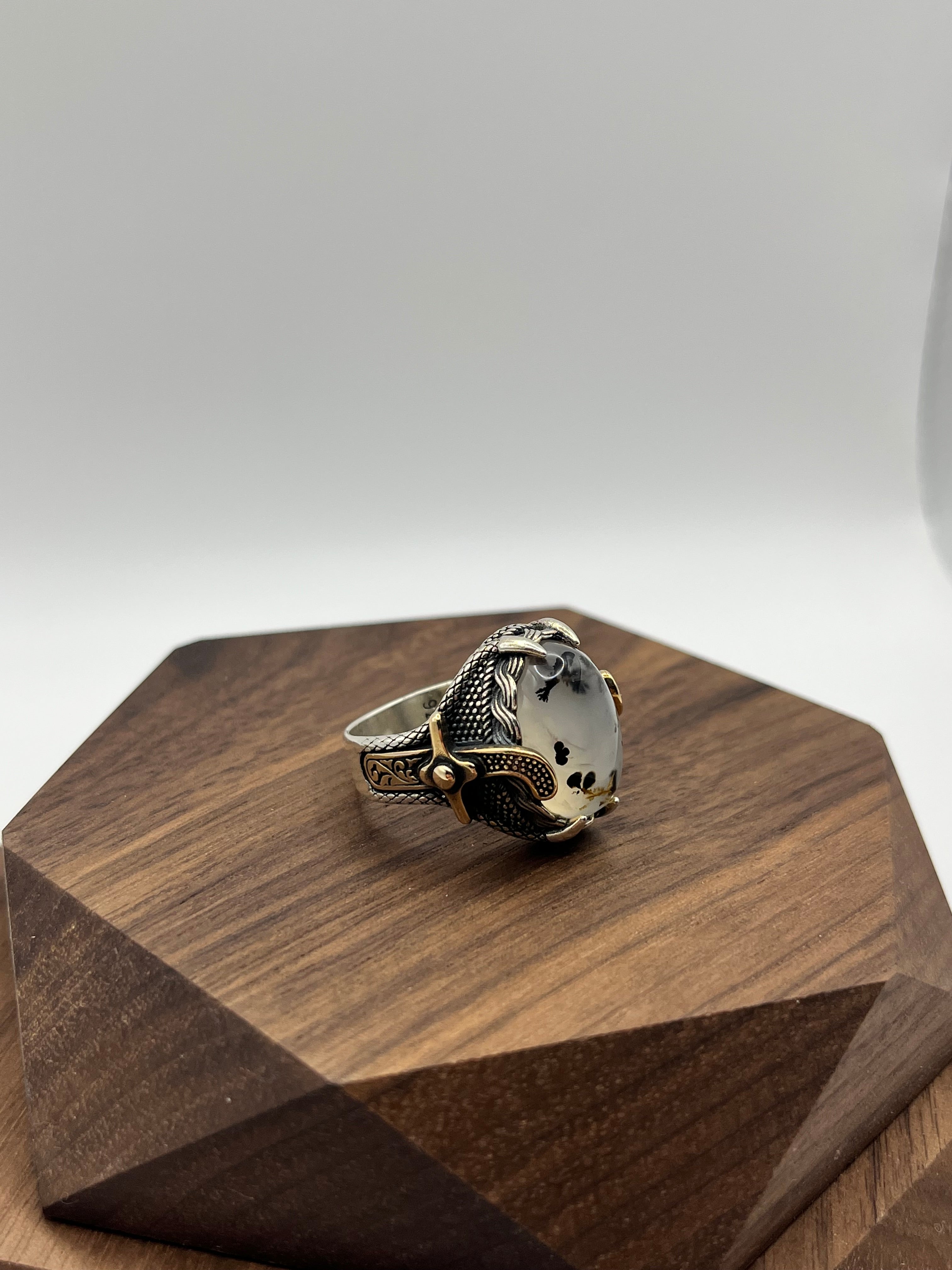 The Huntsman Ring