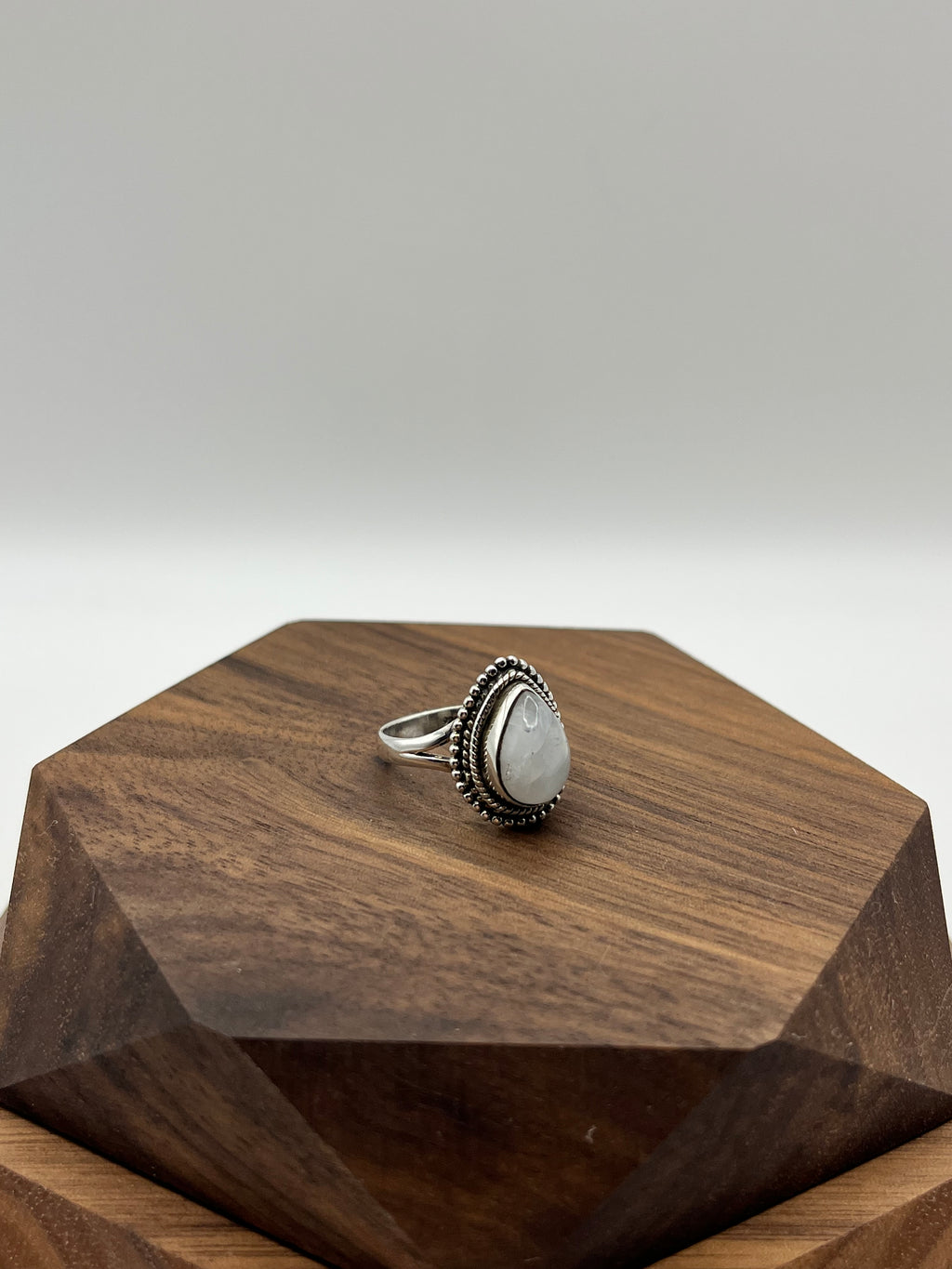 Quartz Pear Women’s Ring