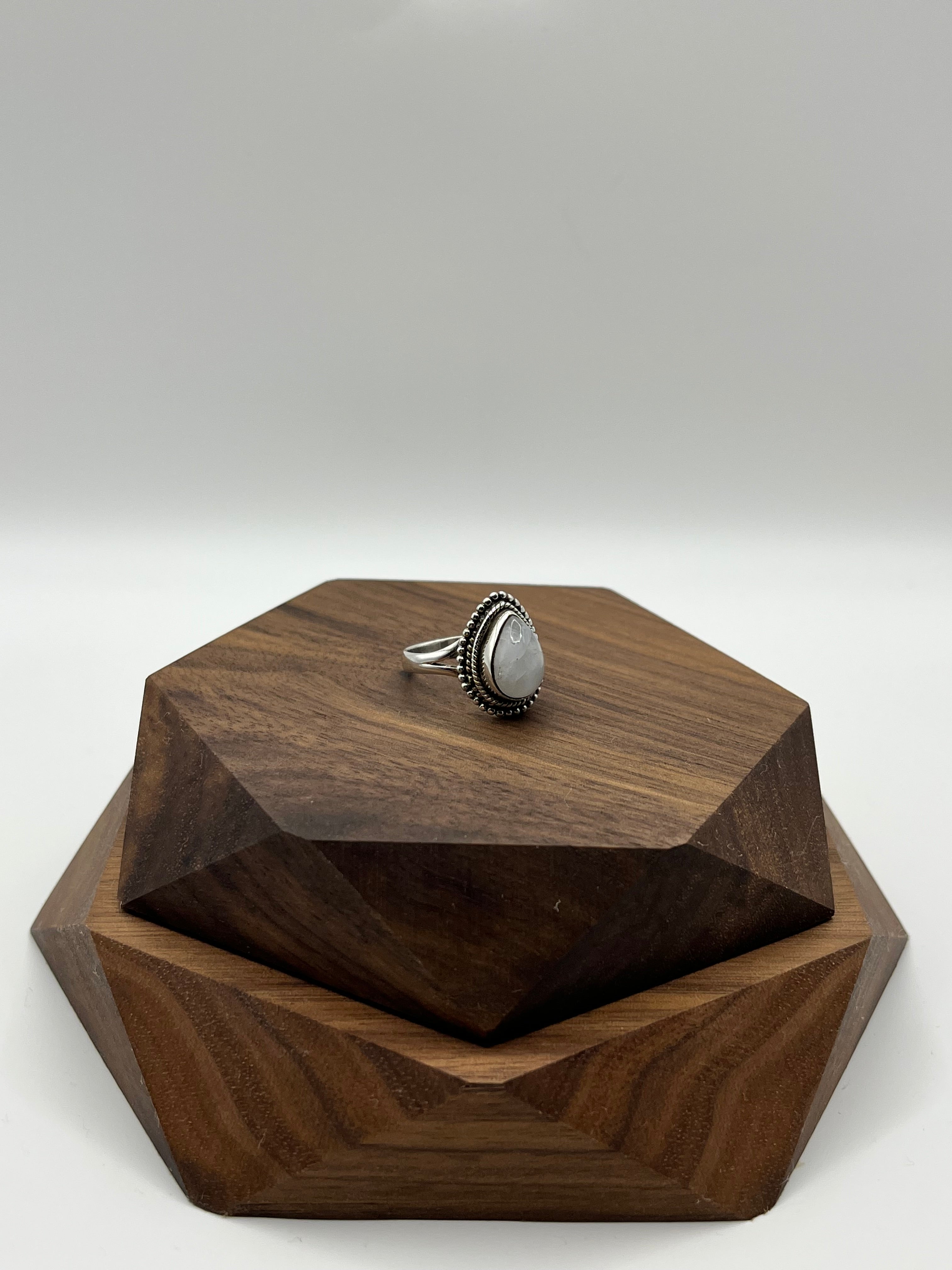 Quartz Pear Women’s Ring
