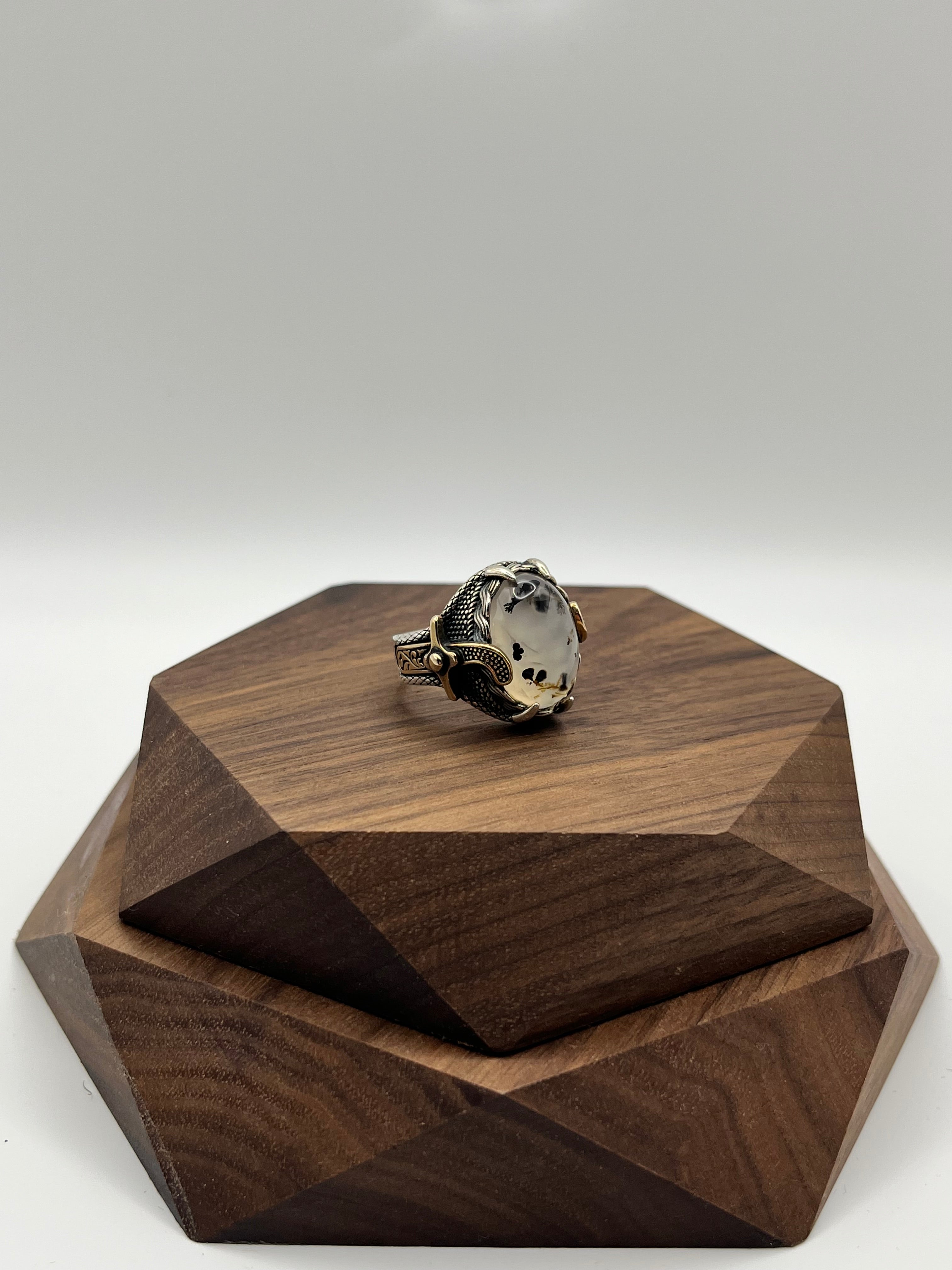 The Huntsman Ring