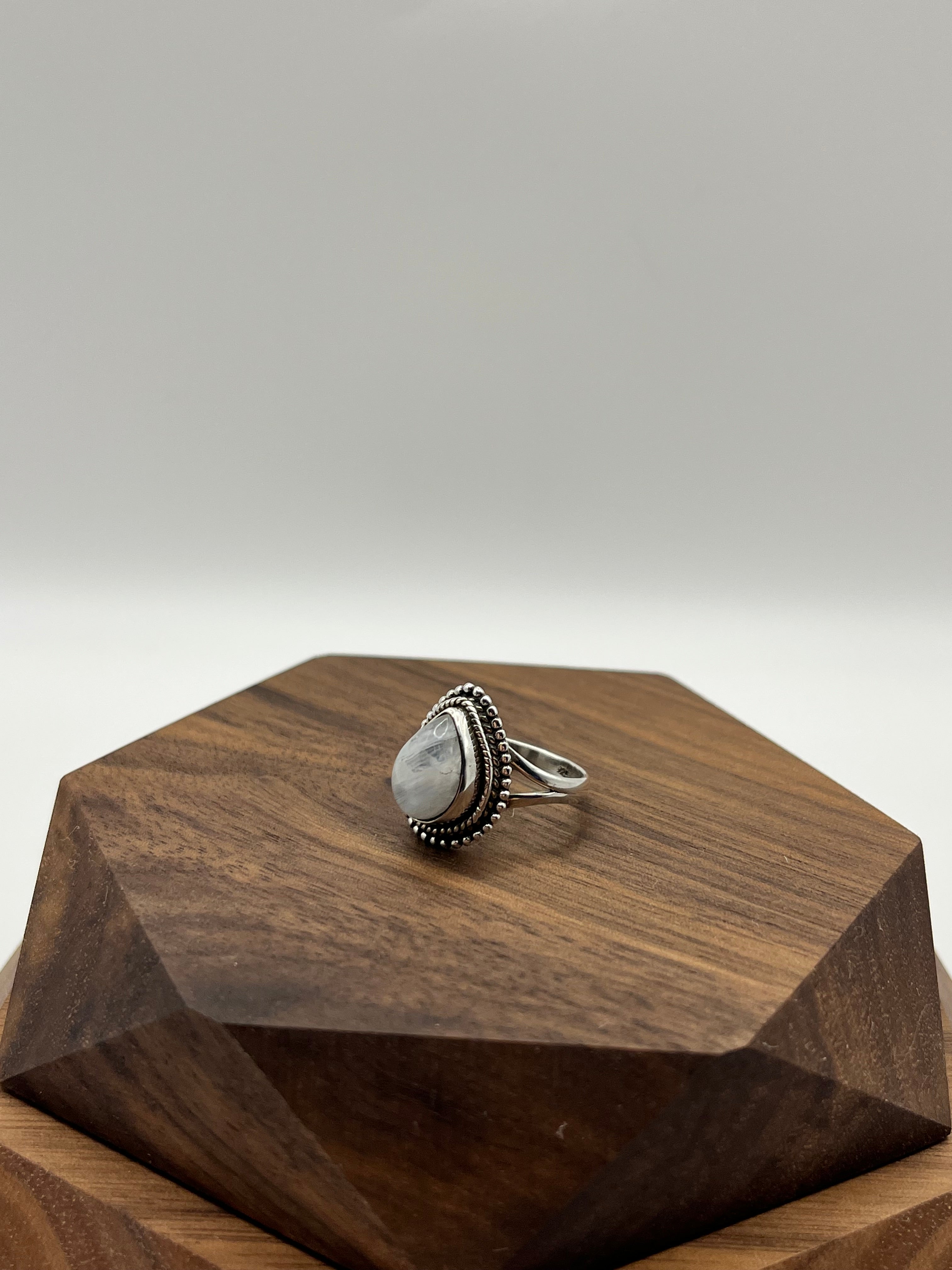 Quartz Pear Women’s Ring