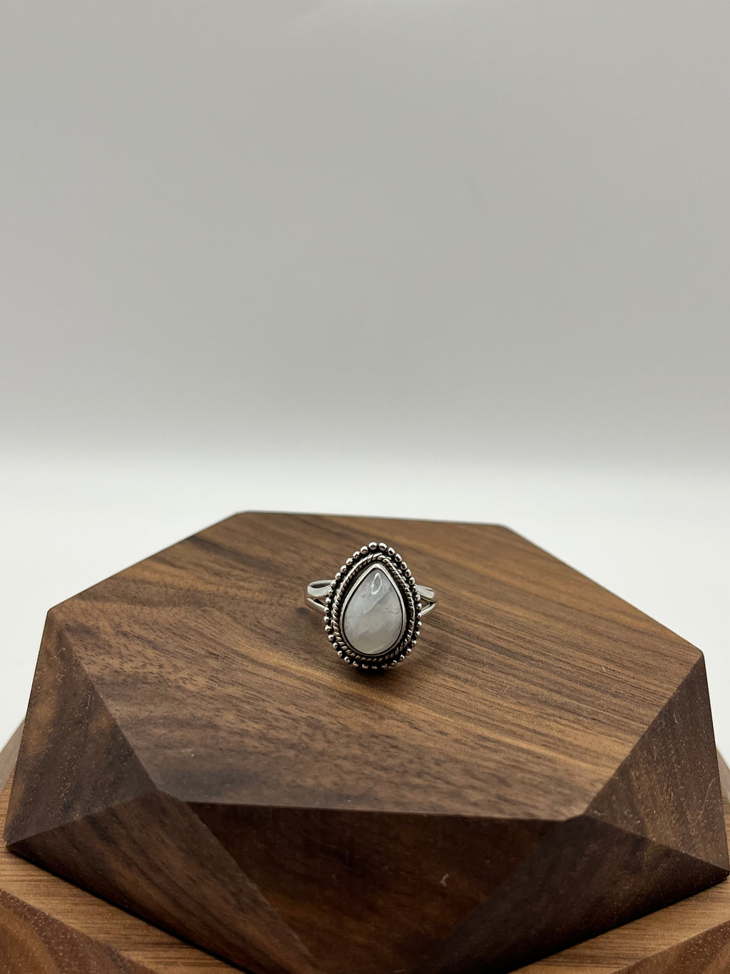 Quartz Pear Women’s Ring
