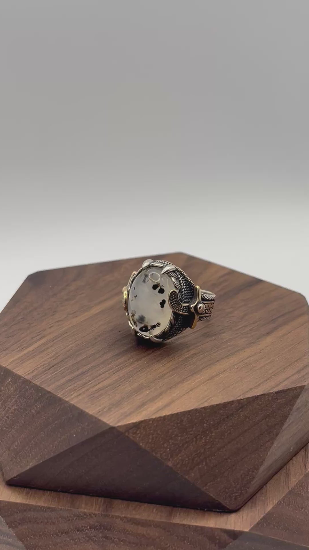 The Huntsman Ring